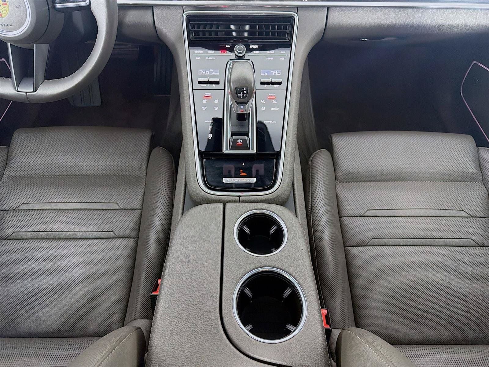 Used 2023 Porsche Panamera 4 Platinum Edition AWD/4WD image 20