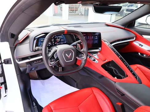 Used 2024 Chevrolet Corvette Stingray Preferred Conv w/ Z51 Performance Package RWD image 22