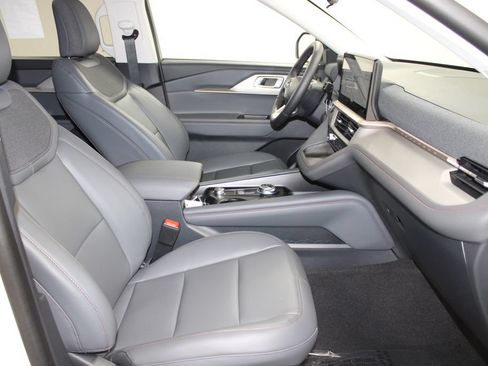 New 2026 Ford Explorer Active RWD image 28