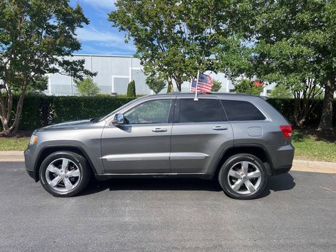 Used 2012 Jeep Grand Cherokee Overland w/ Trailer Tow Group IV image 5