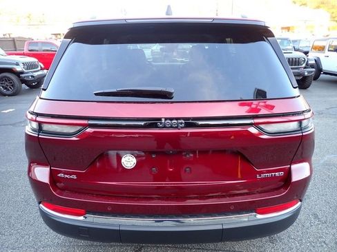 Certified 2024 Jeep Grand Cherokee Limited image 4