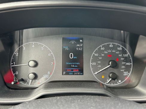 Used 2024 Toyota Corolla Cross LE FWD image 22