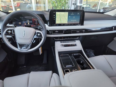New 2026 Lincoln Aviator Reserve w/ Luxury Package image 12