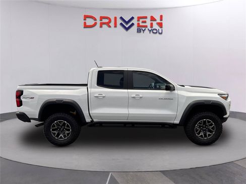 Used 2023 Chevrolet Colorado ZR2 w/ ZR2 Convenience Package III AWD/4WD image 3