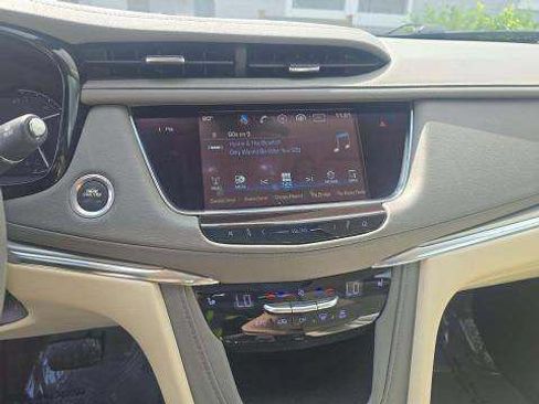 Used 2017 Cadillac XT5 Luxury w/ Driver Awareness Package AWD/4WD image 3