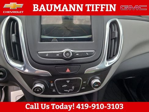 Used 2019 Chevrolet Equinox LS w/ LS Convenience Package image 19