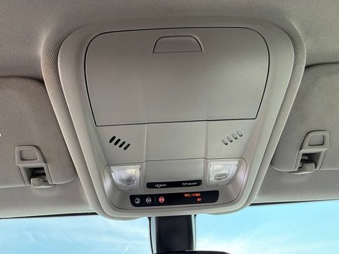 Used 2019 Chevrolet Equinox LT FWD image 23
