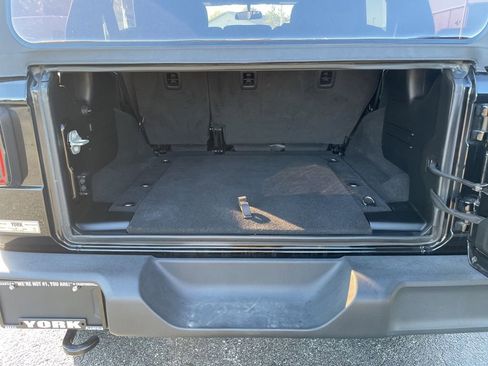 Used 2023 Jeep Wrangler Sport S image 36