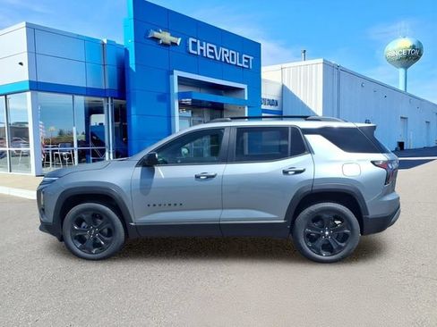 New 2026 Chevrolet Equinox LT w/ Convenience Package II AWD/4WD image 7