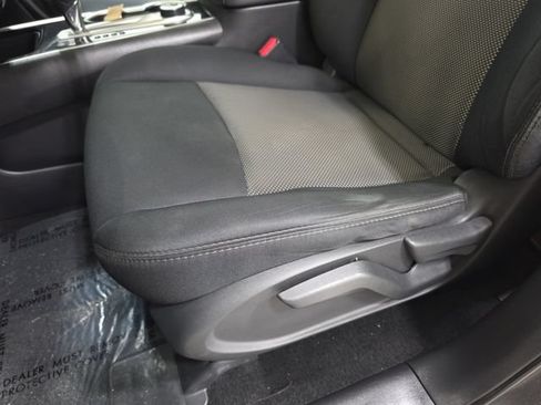 Used 2019 Nissan Pathfinder S AWD/4WD image 28