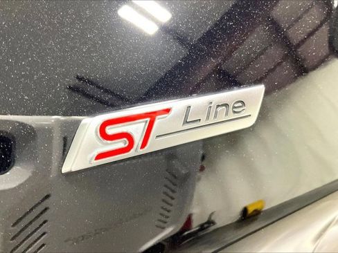 Used 2025 Ford Explorer ST-Line w/ ST-Line Street Pack AWD/4WD image 8