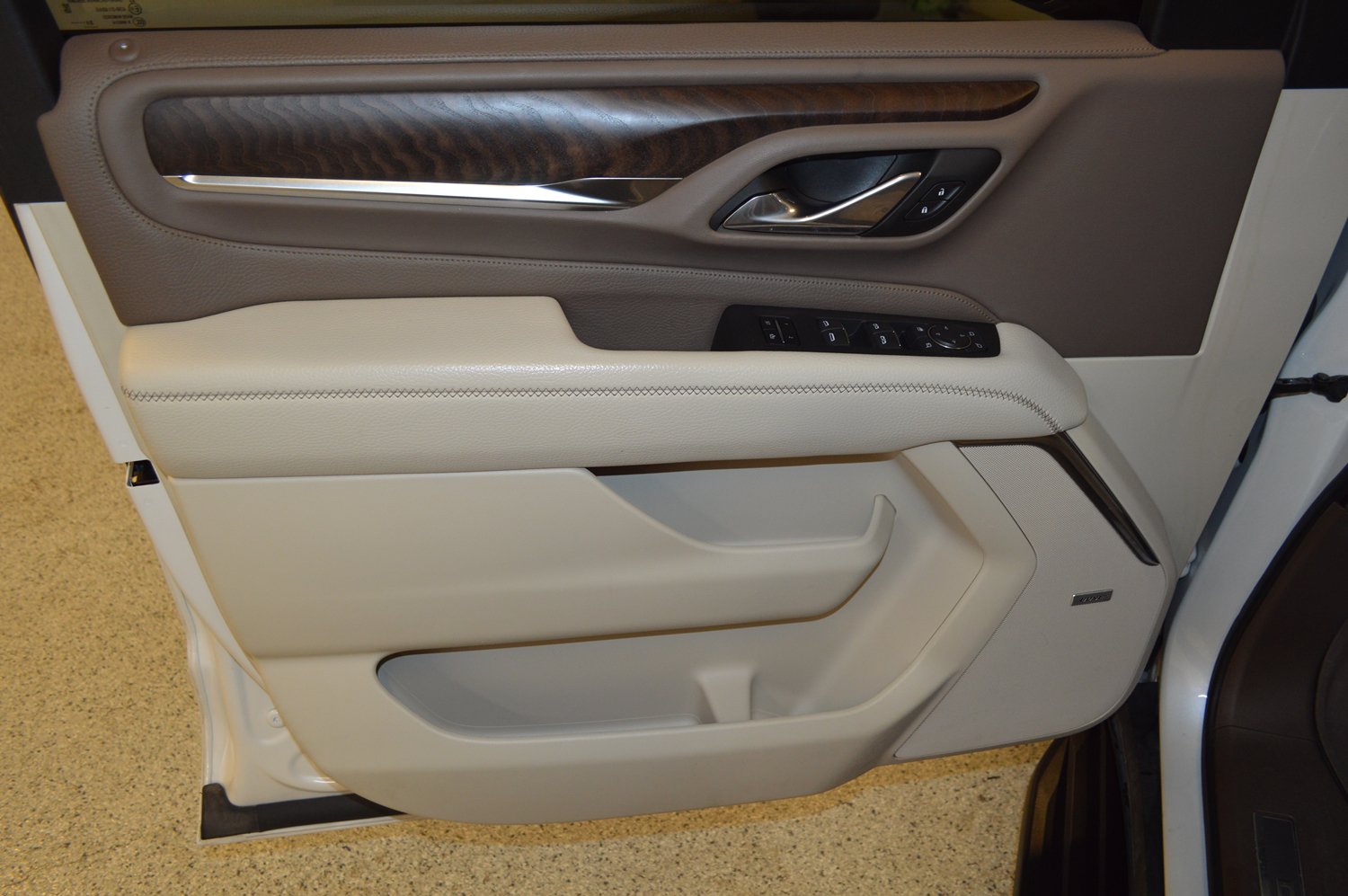 Used 2023 GMC Yukon XL Denali w/ LPO, Floor Liner Package AWD/4WD image 15
