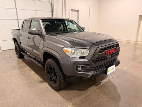 Used 2021 Toyota Tacoma SR w/ SR Convenience Package image 3