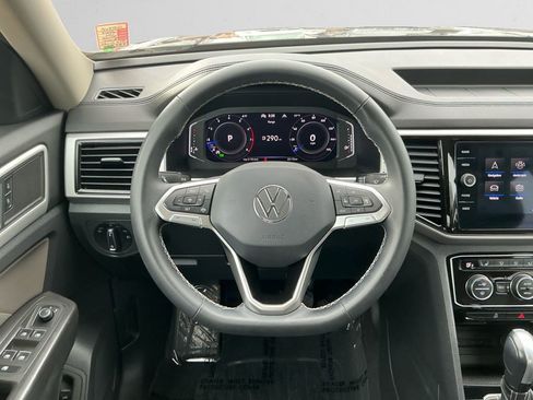 Used 2023 Volkswagen Atlas SE w/ Panoramic Sunroof Package image 12