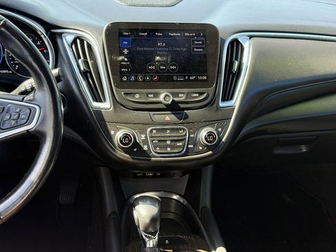 Used 2022 Chevrolet Malibu Premier FWD image 24