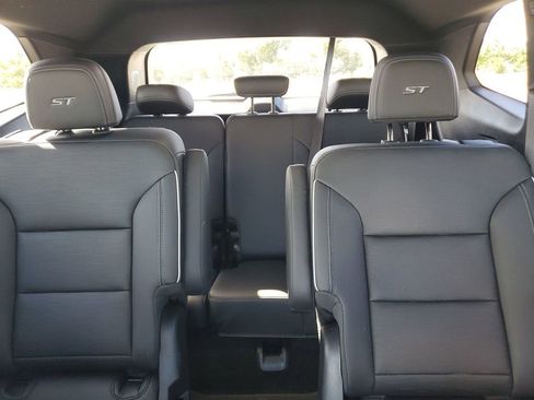 Used 2025 Buick Enclave Sport Touring image 13