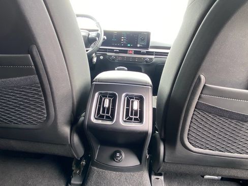 New 2026 Kia Sorento LX FWD image 22