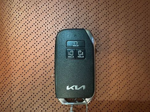 Used 2024 Kia Carnival SX Prestige FWD image 17