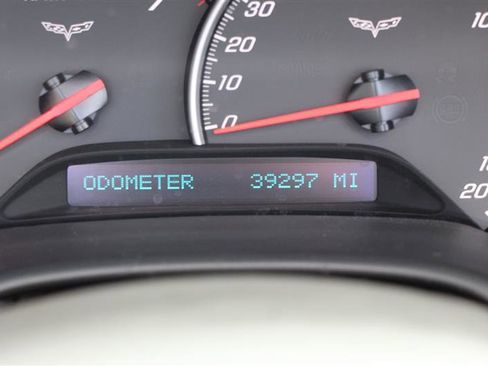 Used 2006 Chevrolet Corvette Convertible w/ Preferred Equipment Group image 23