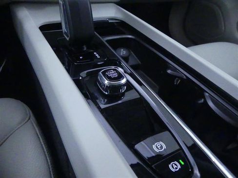 Used 2024 Volvo S60 B5 Plus image 16