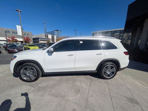 Used 2024 Mercedes-Benz GLS 450 4MATIC image 9