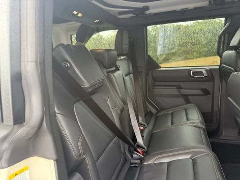 New 2025 Ford Bronco Badlands image 39