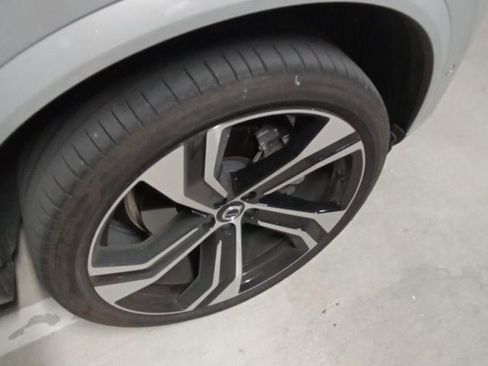 Used 2024 Volvo XC90 B6 Ultimate w/ Lounge Package image 8