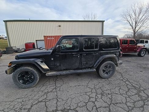 Used 2020 Jeep Wrangler Unlimited Sahara image 3