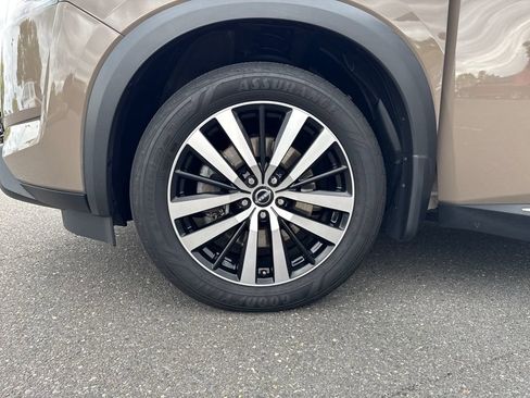 Used 2023 Nissan Pathfinder Platinum image 27