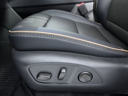 New 2026 Chevrolet Traverse High Country w/ LPO, Floor Liner Package image 23