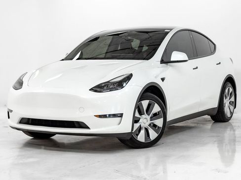 Used 2023 Tesla Model Y Long Range AWD/4WD image 1