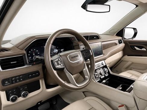 Used 2024 GMC Yukon Denali AWD/4WD image 18