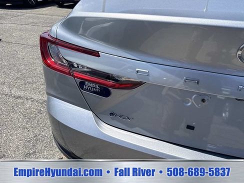 Used 2025 Toyota Camry LE FWD image 5