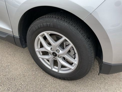 Used 2023 Ford Edge SEL image 3