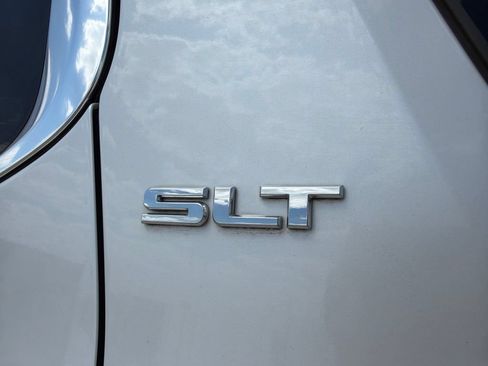 Used 2017 GMC Acadia SLT AWD/4WD image 10