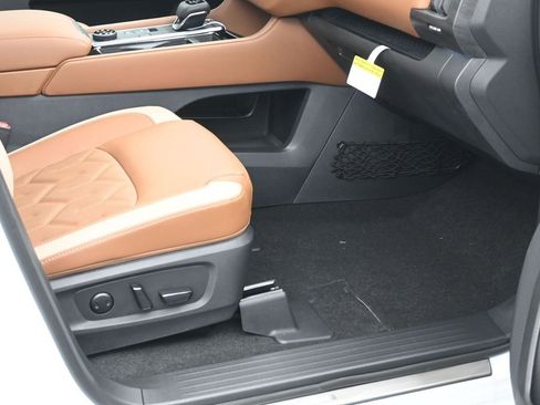 New 2026 Nissan Pathfinder Platinum image 7