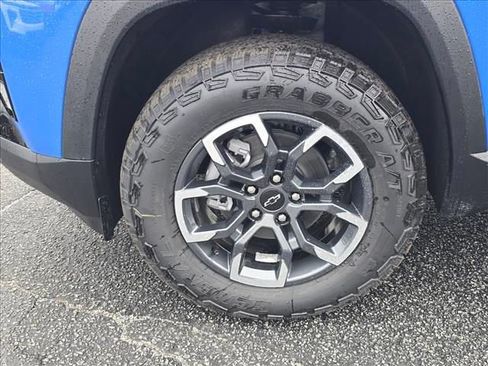 New 2026 Chevrolet Equinox ACTIV w/ Convenience Package III image 17