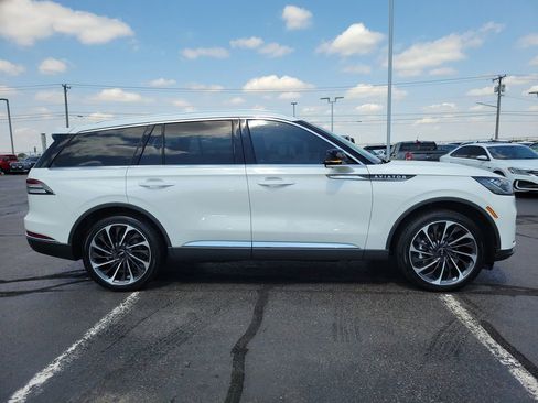 Certified 2025 Lincoln Aviator Reserve AWD/4WD image 3