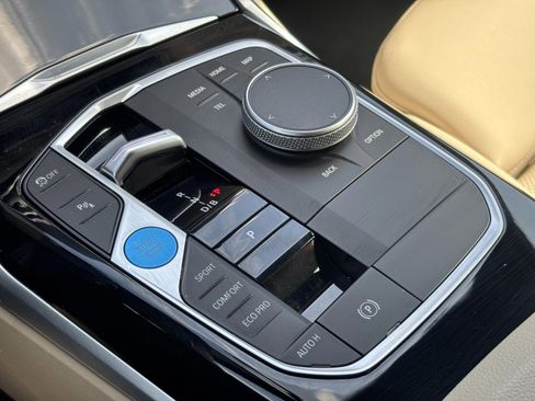 Used 2023 BMW i4 eDrive35 w/ Premium Package image 11