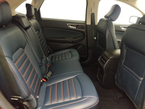 Used 2023 Ford Edge SEL w/ Sport Appearance Package image 19