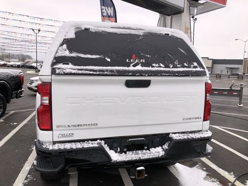 Used 2020 Chevrolet Silverado 2500 Custom w/ Custom Value Package image 10