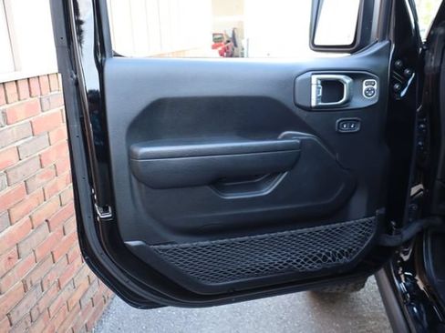Used 2022 Jeep Gladiator Sport AWD/4WD image 13