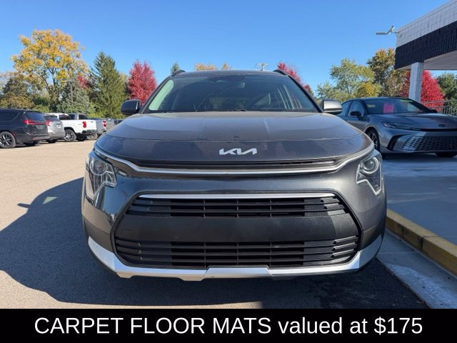 Used 2023 Kia Niro LX FWD image 3