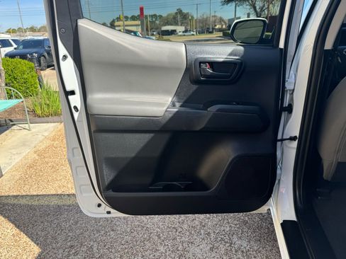 Used 2023 Toyota Tacoma SR image 28