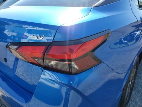 Certified 2021 Nissan Versa SV FWD image 17