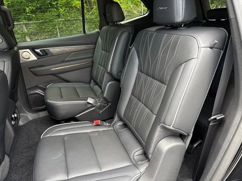 Used 2026 Buick Enclave Avenir w/ Super Cruise Package FWD image 14