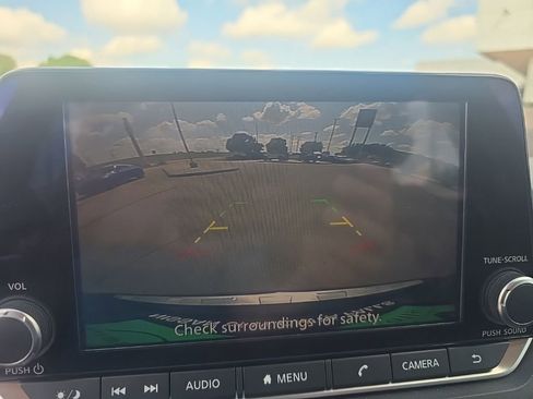 Used 2023 Nissan Rogue SV w/ SV Premium B Package image 15