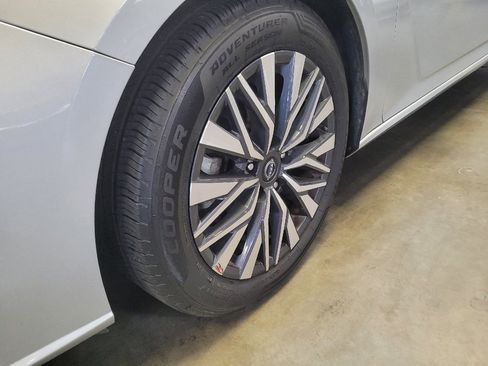 Used 2023 Nissan Altima 2.5 SV w/ SV Premium Package FWD image 31
