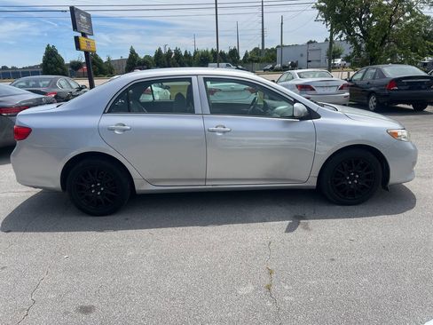 Used 2010 Toyota Corolla LE FWD image 4