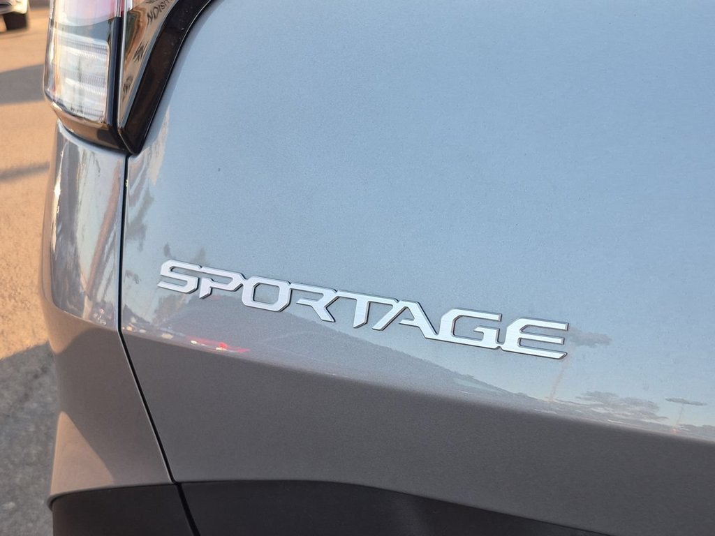 Certified 2025 Kia Sportage LX AWD/4WD image 32